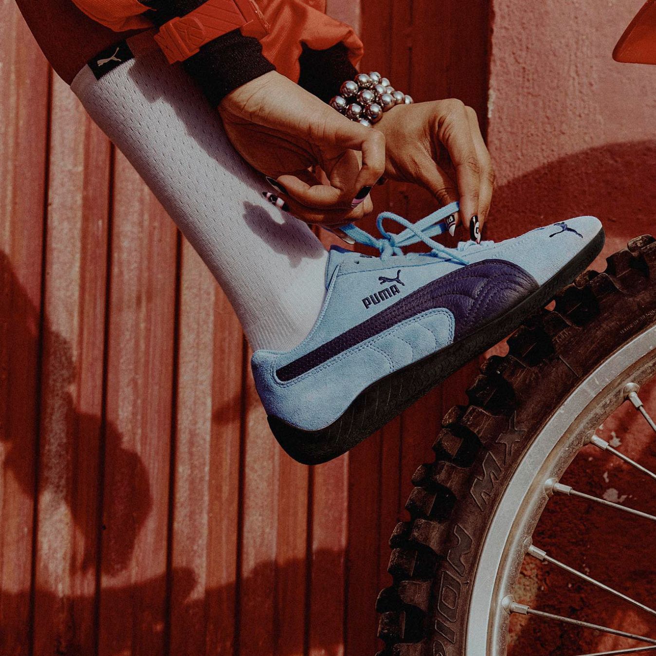 Detailaufnahme des blauen Flitzers.