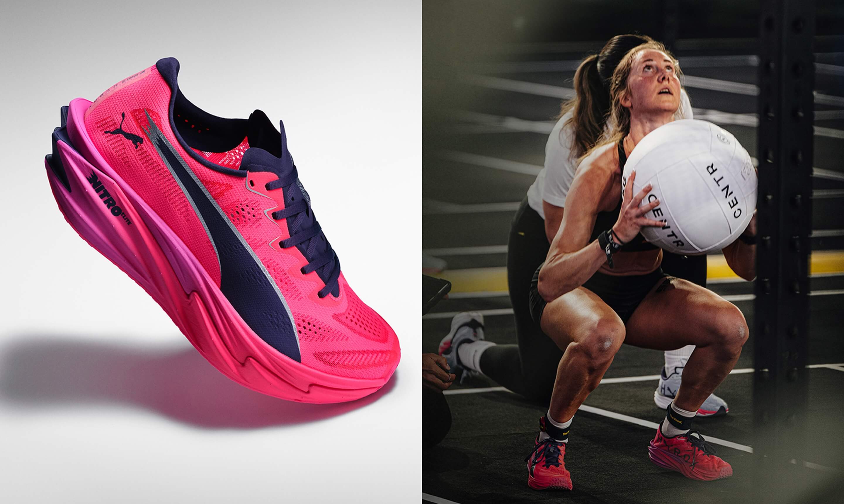 Athletin macht tiefe Kniebeuge mit gro&szlig;em Medizinball auf dunkler Trainingsfl&auml;che, begleitet von Kampfrichterin